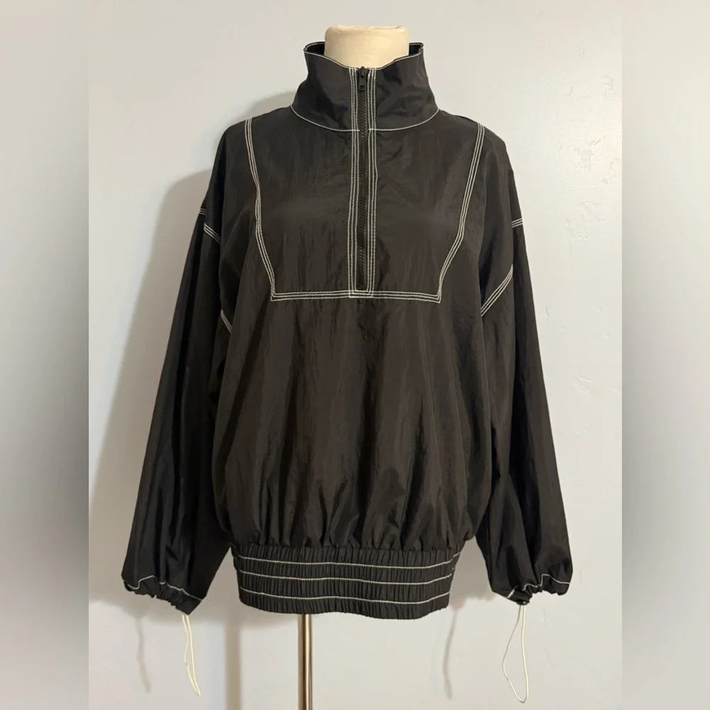 AYDA Chic Black Windbreaker - Picture 2 of 7